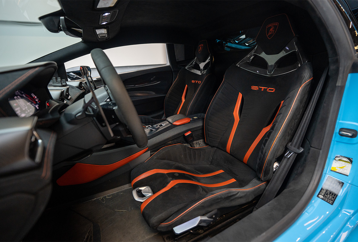 Movyocar Lamborghini Huracan Sto car rental in dubai