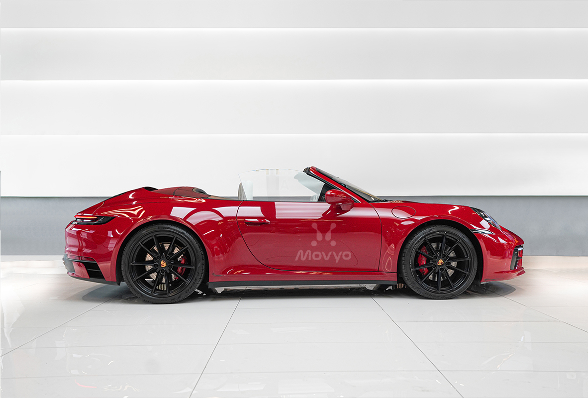 Movyocar Porsche 911 Carrera 4s car rental in dubai