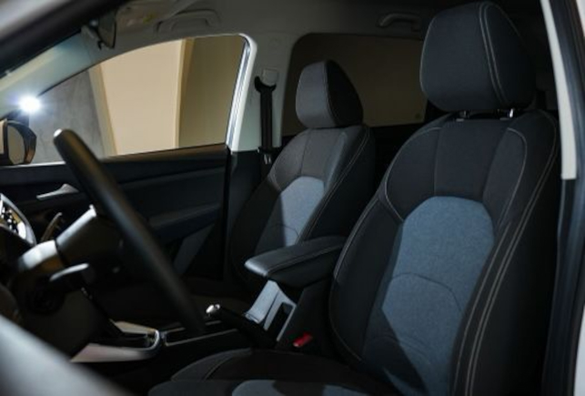 Movyocar Chevrolet Captiva car rental in dubai