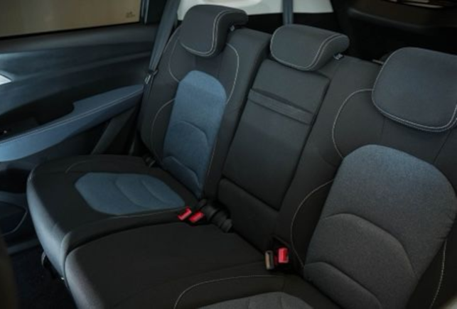 Movyocar Chevrolet Captiva car rental in dubai