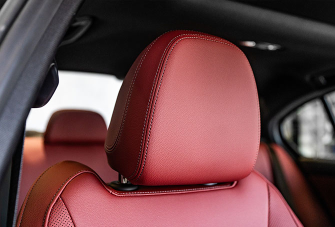 Movyocar Bmw 318i M Kit car rental in dubai