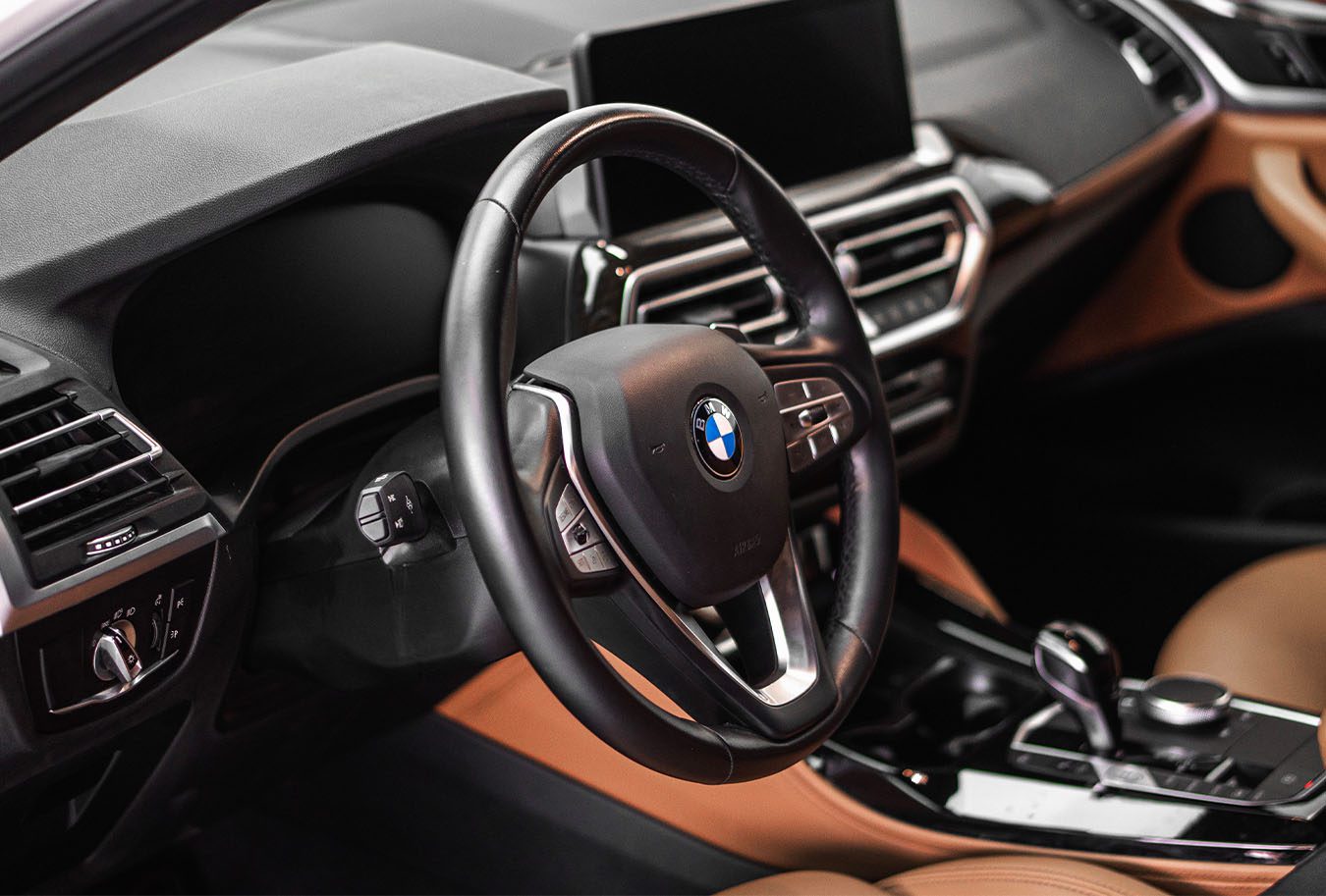 Movyocar Bmw X4 car rental in dubai