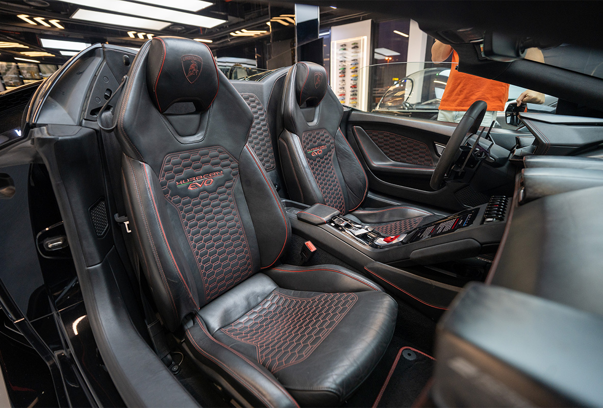 Movyocar Lamborghini Evo Spyder 1 car rental in dubai