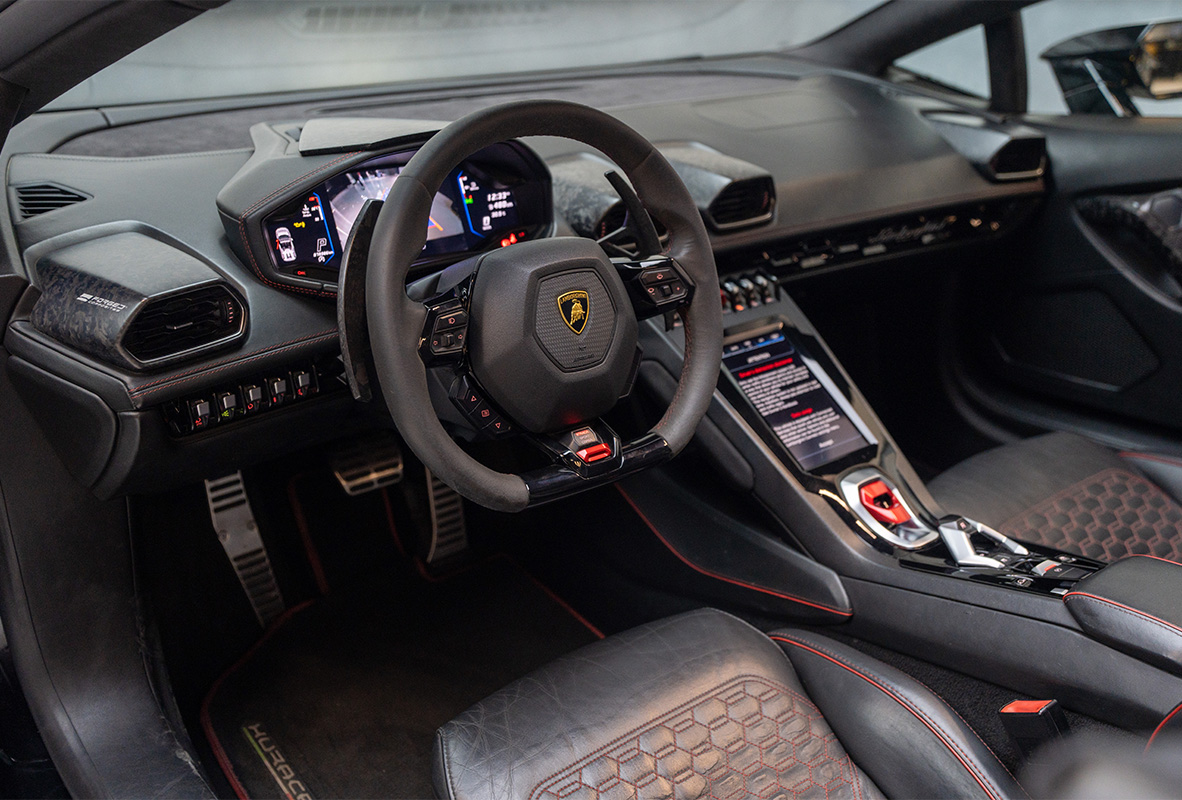 Movyocar Lamborghini Evo Spyder 1 car rental in dubai