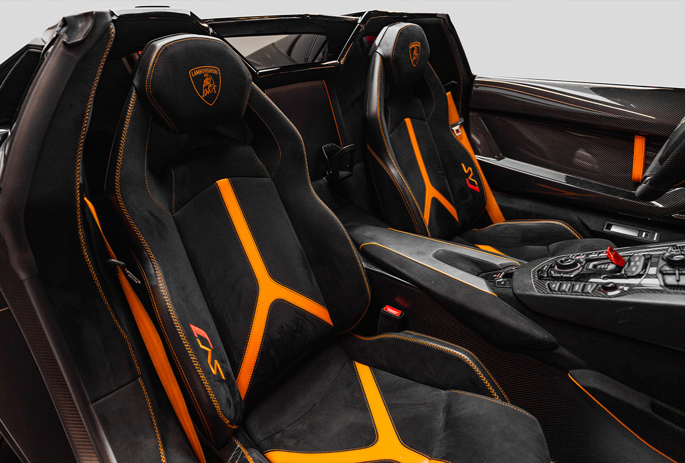 Movyocar Lamborghini Aventador Roadster Svj 1 car rental in dubai