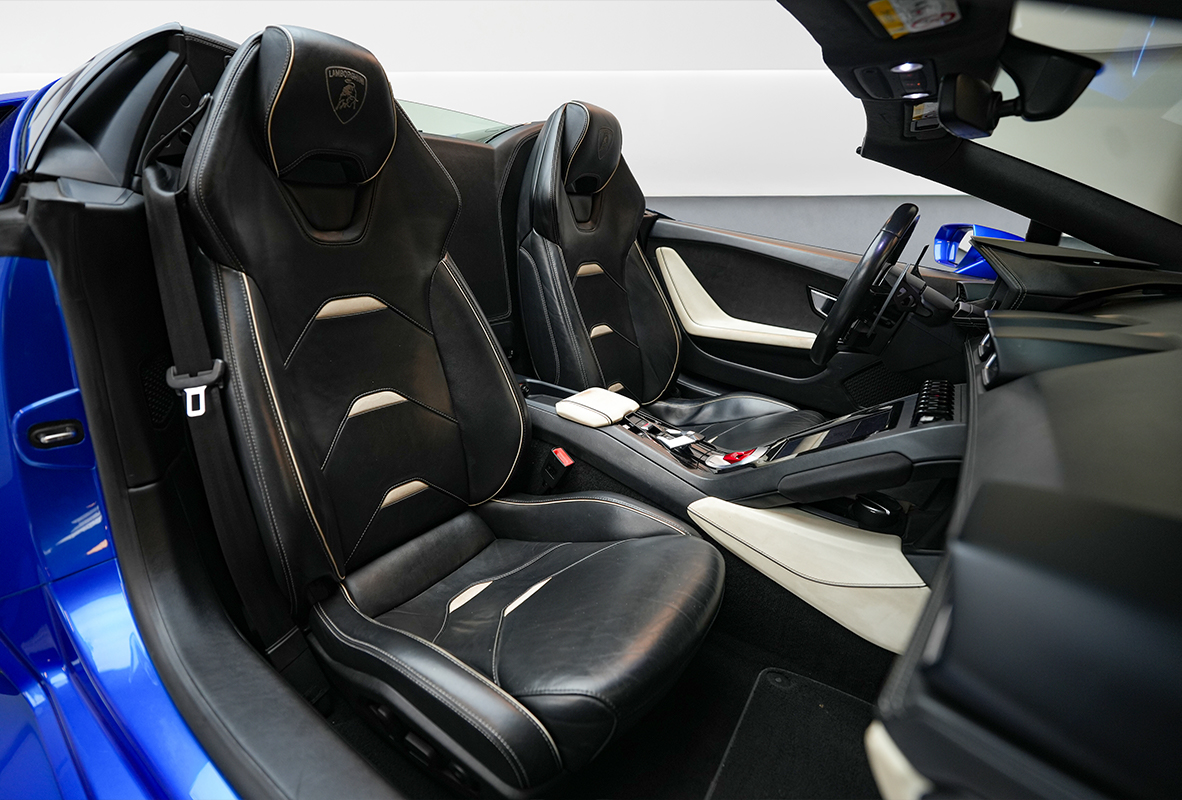 Movyocar Lamborghini Evo Spyder car rental in dubai