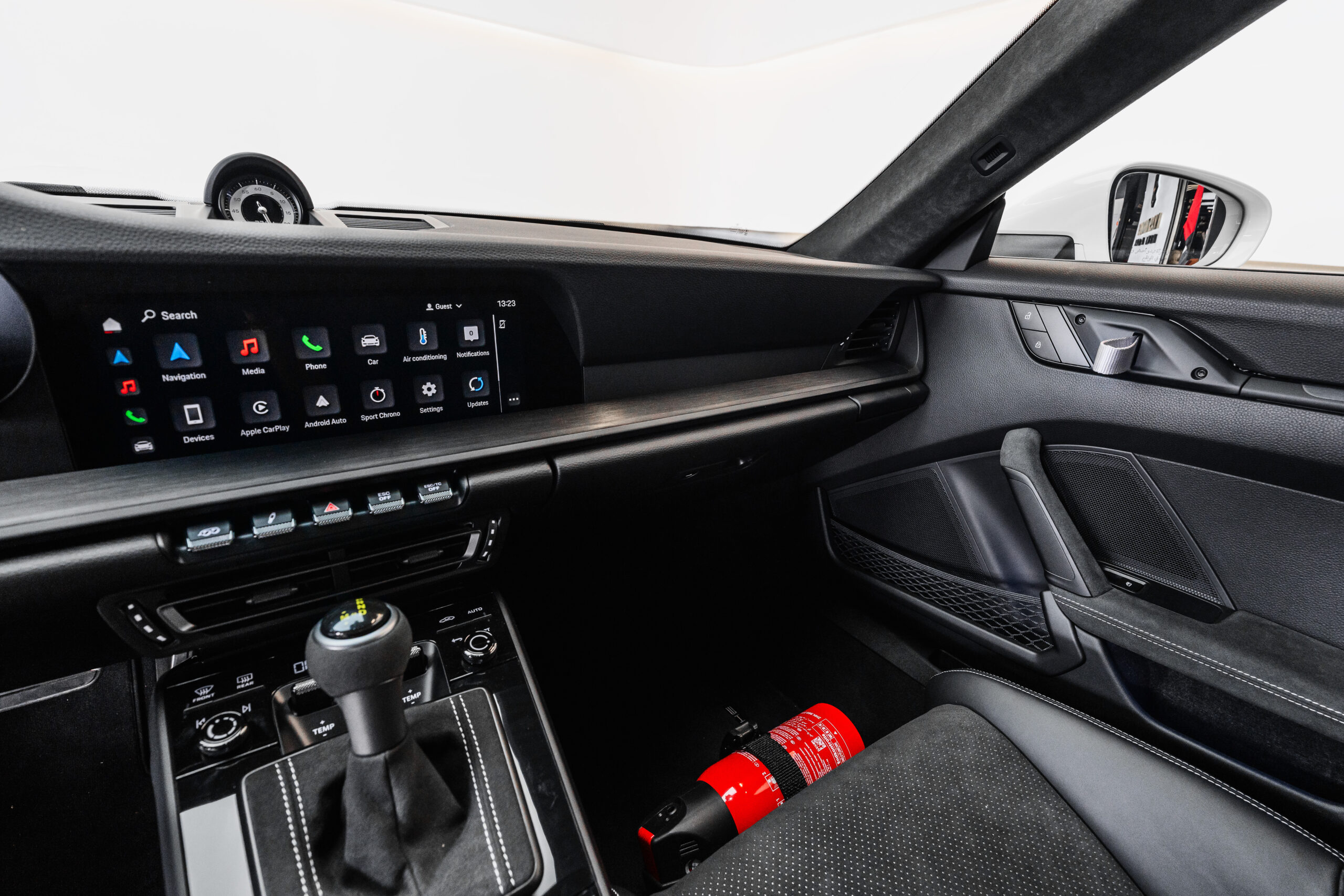 Movyocar Porsche Gt3 Rs White car rental in dubai