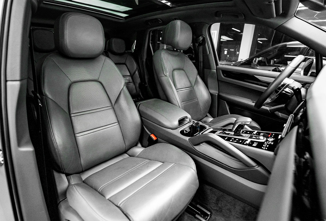 Movyocar Porsche Cayenne Silver car rental in dubai