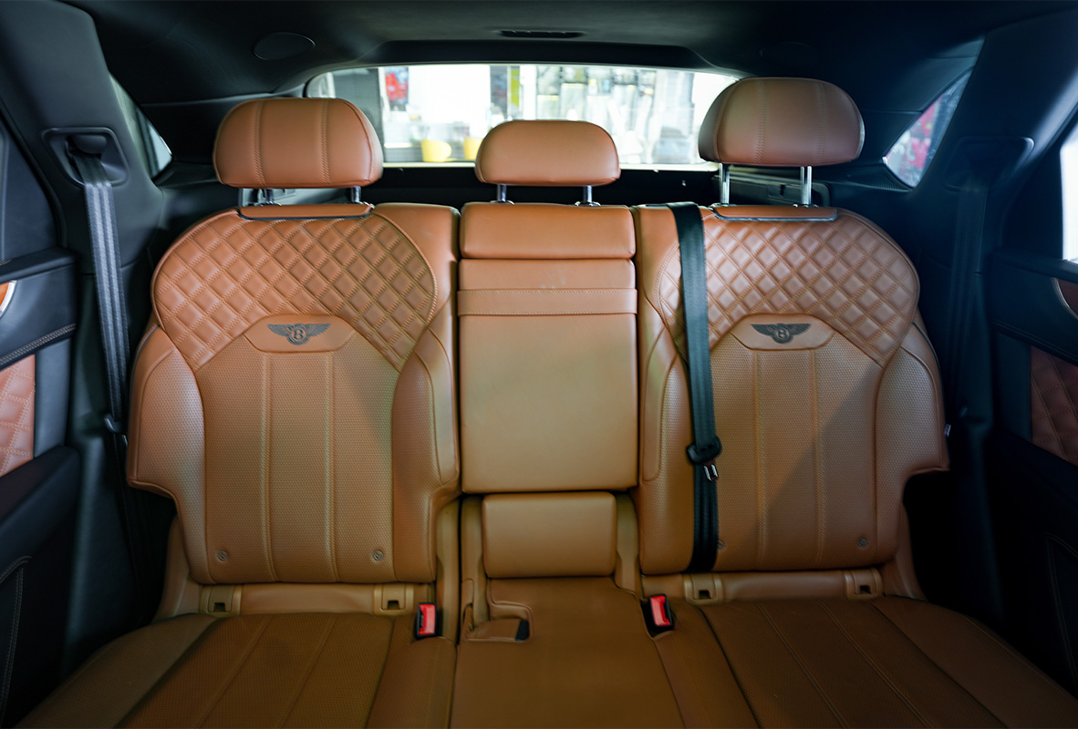 Movyocar Bentley Bentayga White car rental in dubai