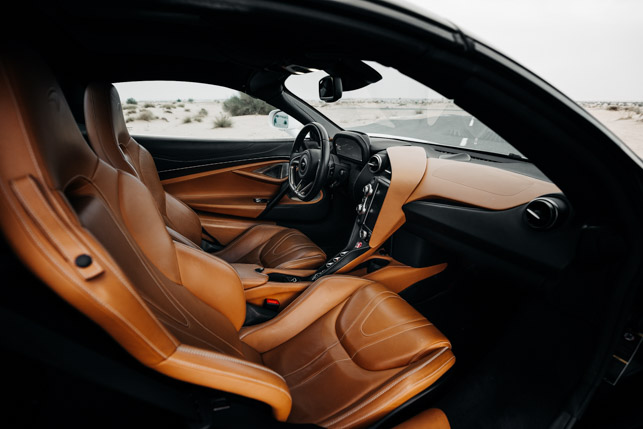 Movyocar Mclaren 720s Spider car rental in dubai
