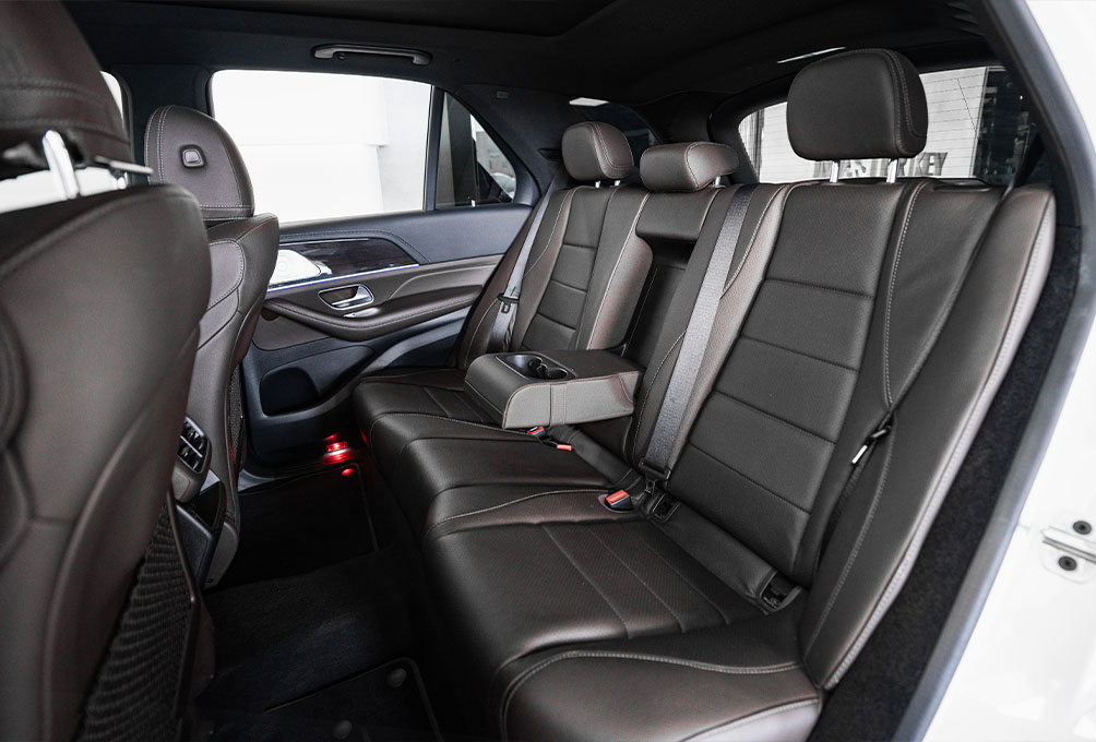 Movyocar Mercedes Gle 350 White car rental in dubai