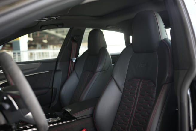 Movyocar Audi Rs7 Black car rental in dubai