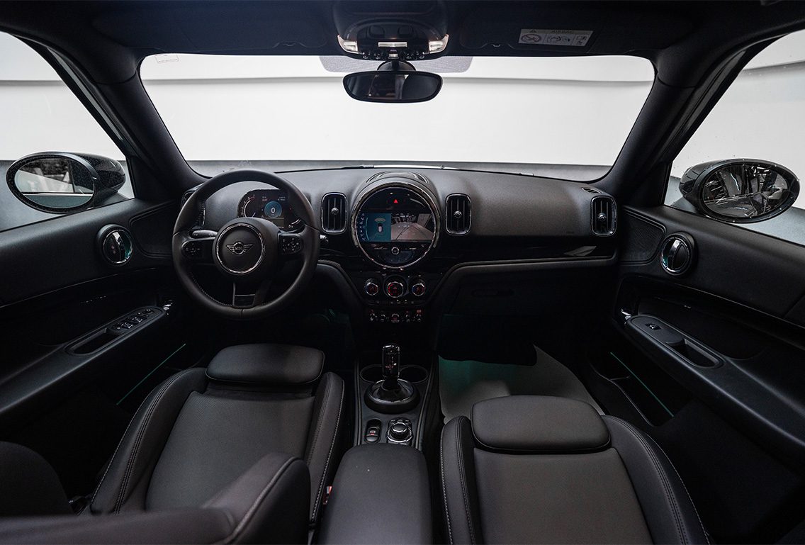 Movyocar Mini Cooper Countryman car rental in dubai