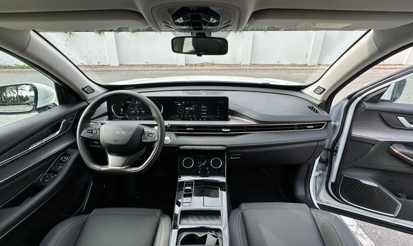 Movyocar Exeed Lx Premium car rental in dubai